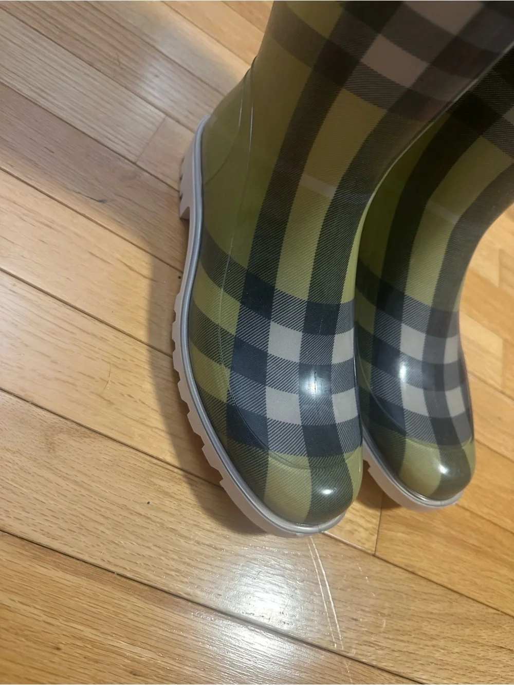 Burberry Green Plaid Rain Boots with White Soles Size 41